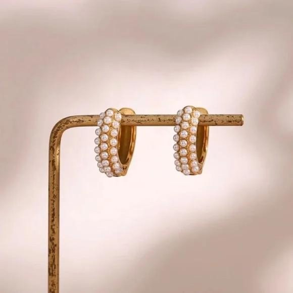 New 18K Gold Fresh Water Pearl Huggies Earrings, CUTE RING, SHINY RING. - Picture 5 of 6